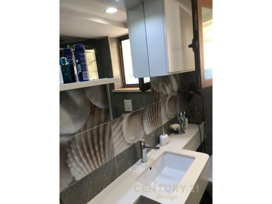 Tirane, shitet apartament duplex 2+1, Kati 5, 140 m² 280,000 € (Koshti Zoologjik)