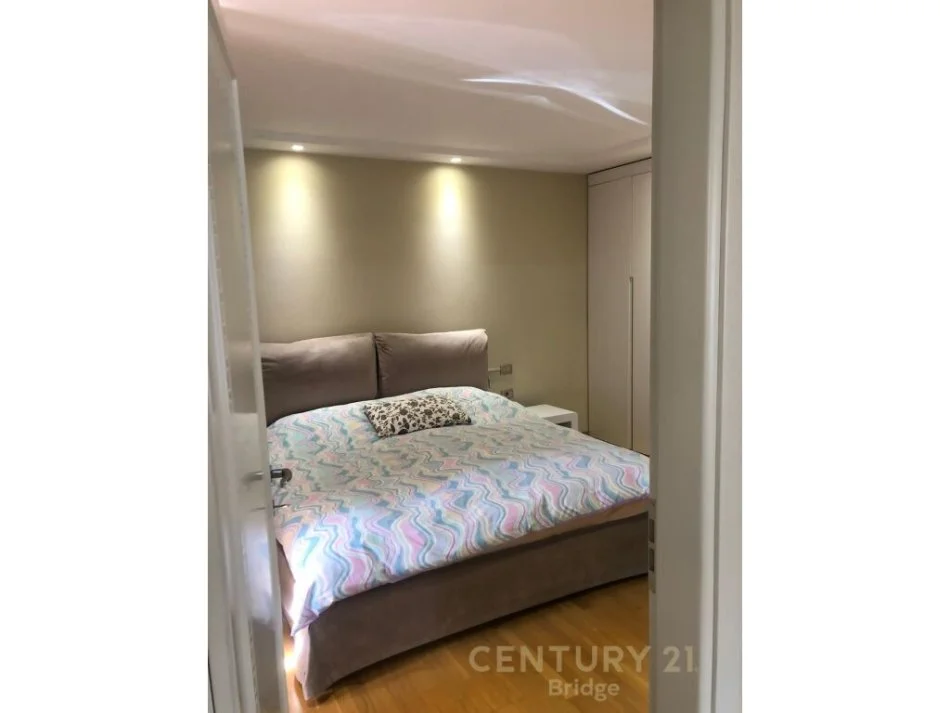 Tirane, shitet apartament duplex 2+1, Kati 5, 140 m² 280,000 € (Koshti Zoologjik)