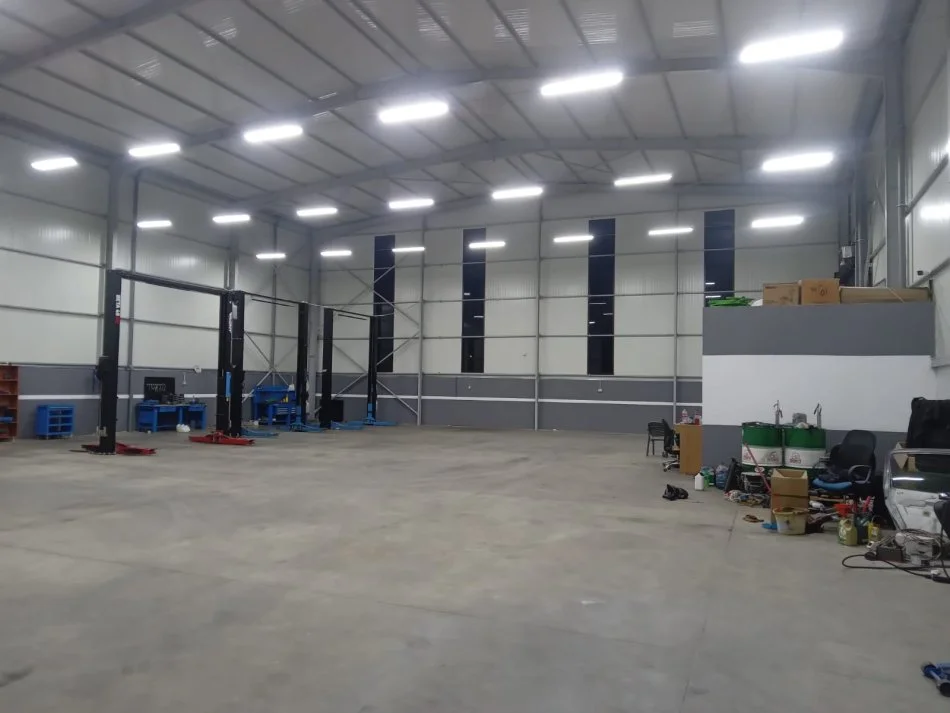 Shqiperi, jepet me qera magazine Kati 0, 550 m² 3.000 € (Rruga Industriale)