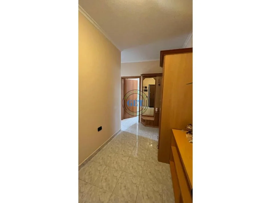 Durres, jepet me qera apartament 2+1 Kati 9, 100 m² 500 € (Qender, Durres)