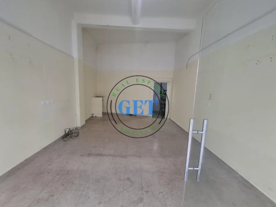 Durres, jepet me qera ambjent biznesi Kati 0, 47 m² 700 € (Bulevardi, Durres)