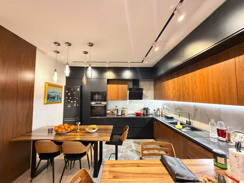 Tirane, shitet apartament duplex Dublex Kati 1, 127 m² 310.000 € (Rezidenca Kodra e Diellit)