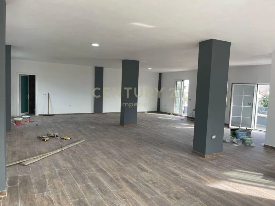 Tirane, shitet shtepi 3 Katshe Kati 3, 400 m² 480.000 € (Kombinat)