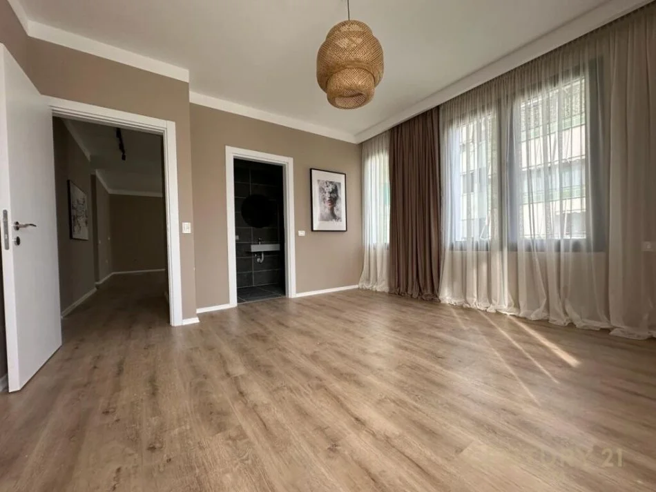 Tirane, shes apartament 2+1+Ballkon Kati 2, 105 m² 235.000 € (Frosina Plaku)