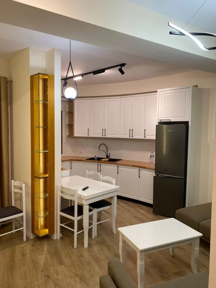 JEPET ME QIRA 2+1+1 POST PARKIM ASTIR BAR ROSINI