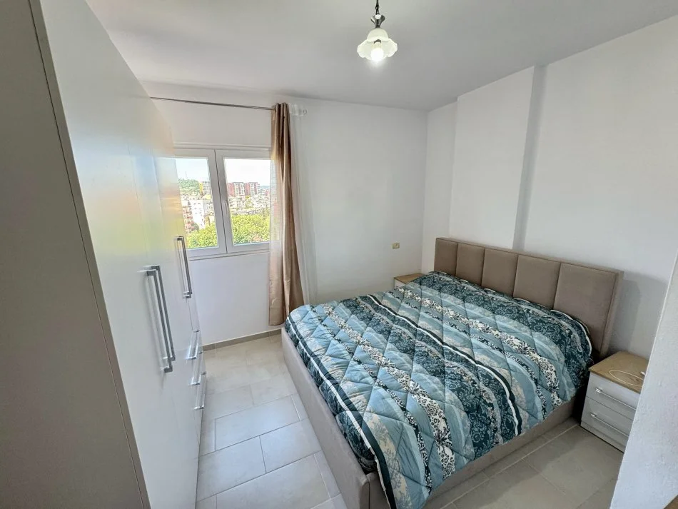 Tirane, jepet me qera apartament 1+1+Ballkon Kati 7, 60 m² 550 € (Bulevardi Gjergj Fishta)