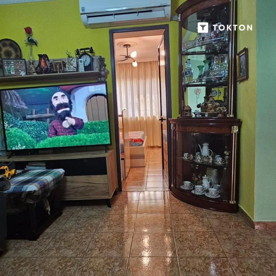 Tirane, shitet apartament 2+1 Kati 1, 75 m² 77.000 € (Kinostudio)