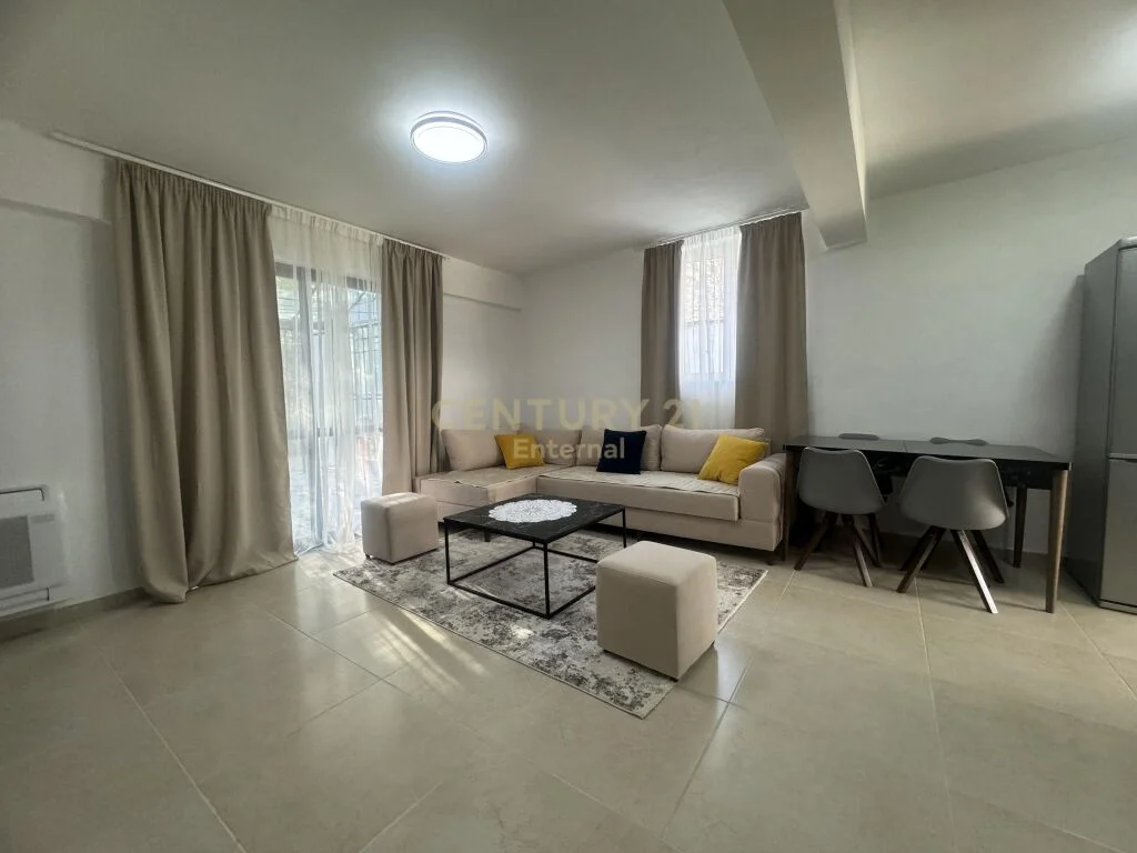 BLLOK, JEPET ME QIRA APARTAMENT 2+1+VERANDE!