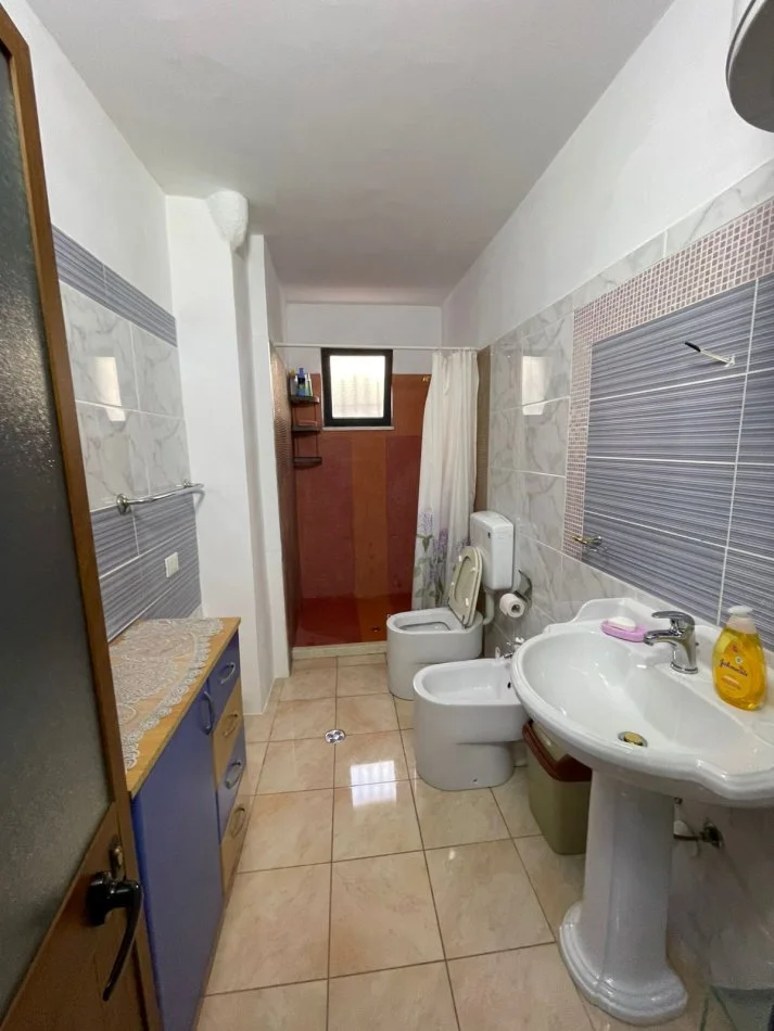 Tirane, shitet apartament 3+1 Kati 1, 91 m² 145.000 € (Ali Demi)