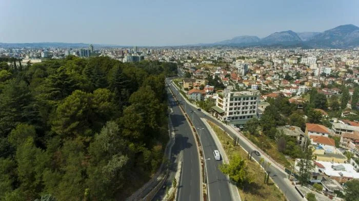 Tirane, shitet ambjent biznesi Kati 0, 217 m² 541.250 € (Rruga e Elbasanit)