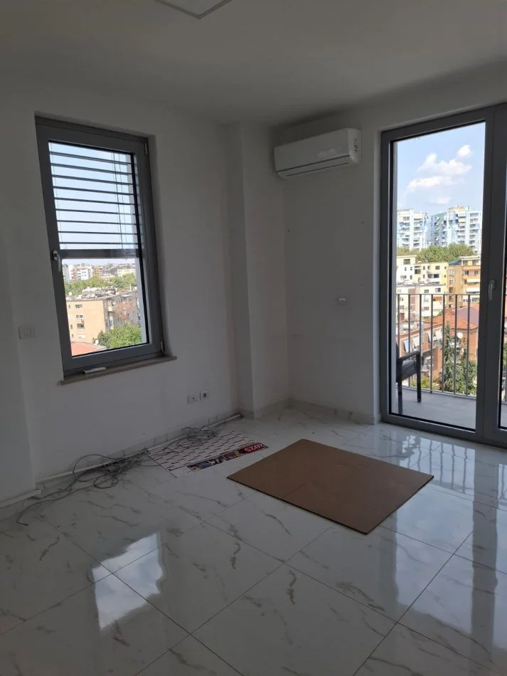 Shqiperi, jepet me qera apartament 1+1+Ballkon Kati 7, 700 € 