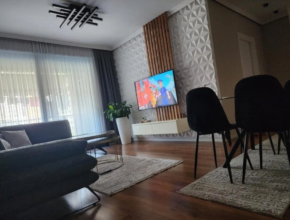 Tirane, jepet me qera apartament 2+1+Aneks+Ballkon Kati 2, 120 m² 800 € (Don Bosko)