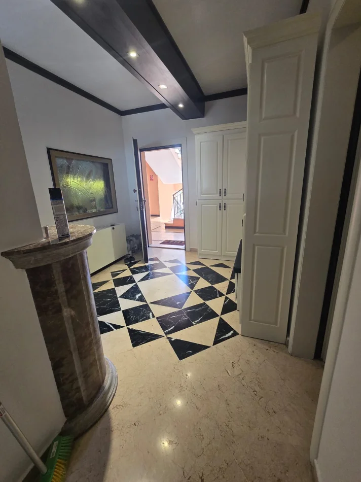 Tirane, shitet apartament 2+1 Kati 3, 133 m² 247.000 € 