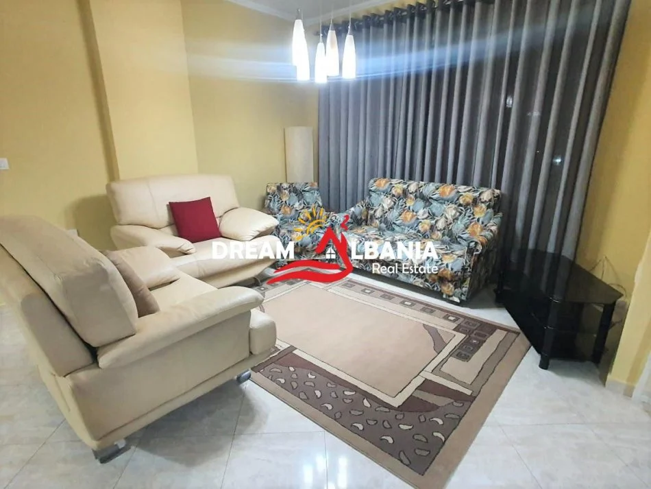 Tirane, jepet me qera 3+1 , 120 m² 800 € (ne Zonen e 21 Dhjetorit prane Kompleksit Kontakt)