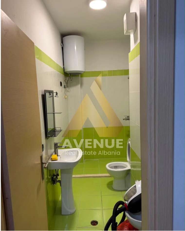 Tirane, jepet me qera apartament 2+1 Kati 7, 500 € (Liqeni Thate)