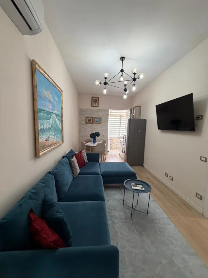 Tirane, jepet me qera apartament 2+1 Kati 2, 880 € 