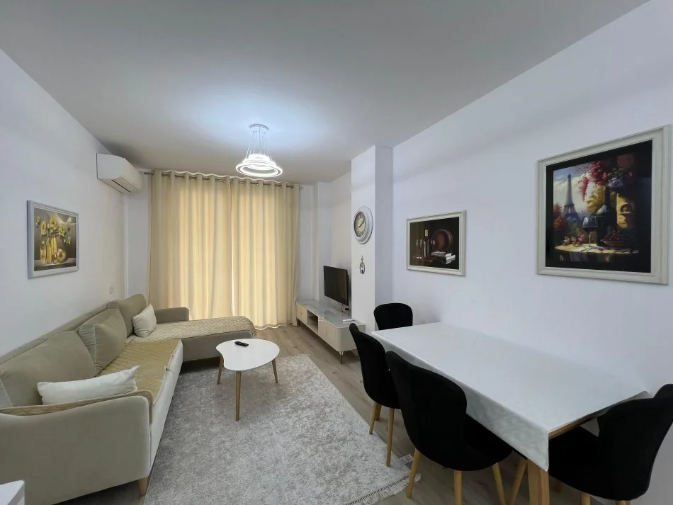 Tirane, jepet me qera apartament 2+1 Kati 7, 118 m² 700 € (Kompleksi "Fratari",ne zonën e Astirit, Unaza e Re, Tiranë.)