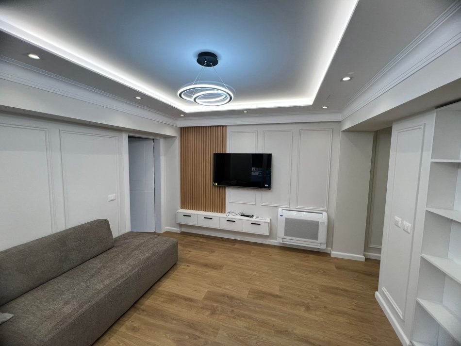 Durres, jepet me qera apartament 1+1+Ballkon Kati 2, 55 m² 500 € (EGNATIA)