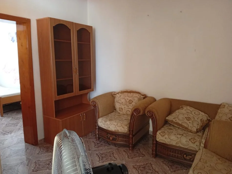 Tirane, jepet me qera apartament 3+1+Ballkon Kati 2, 125 m² 560 € (Rruga "Bardhyl")