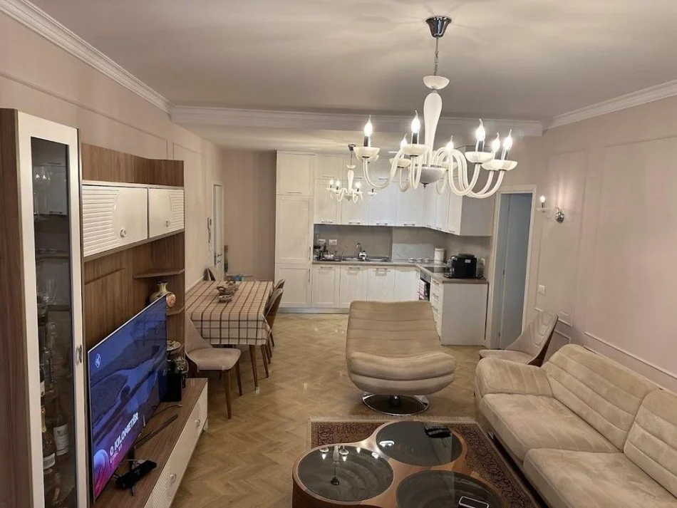 Tirane, shes apartament 2+1 Kati 1, 154 m² 280.000 € (Qyteti i Studentit)