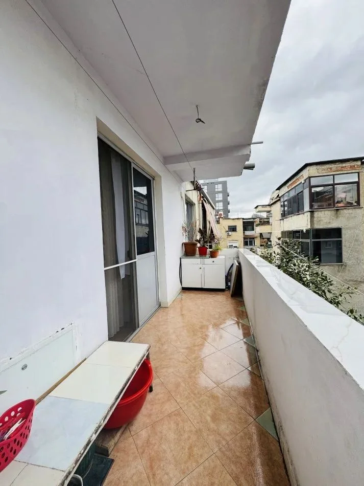 Tirane, jepet me qera apartament 1+1+Ballkon Kati 5, 80 m² 730 € (STADIUMI DINAMO)