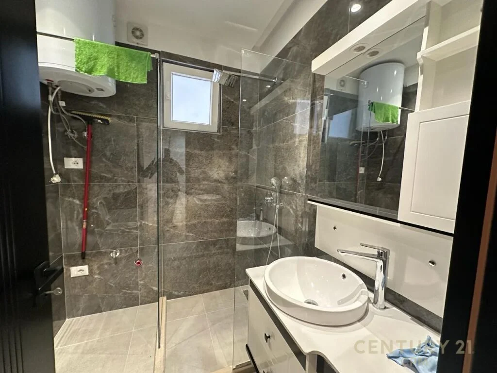 Apartament 1+1 per qira tek Medreseja