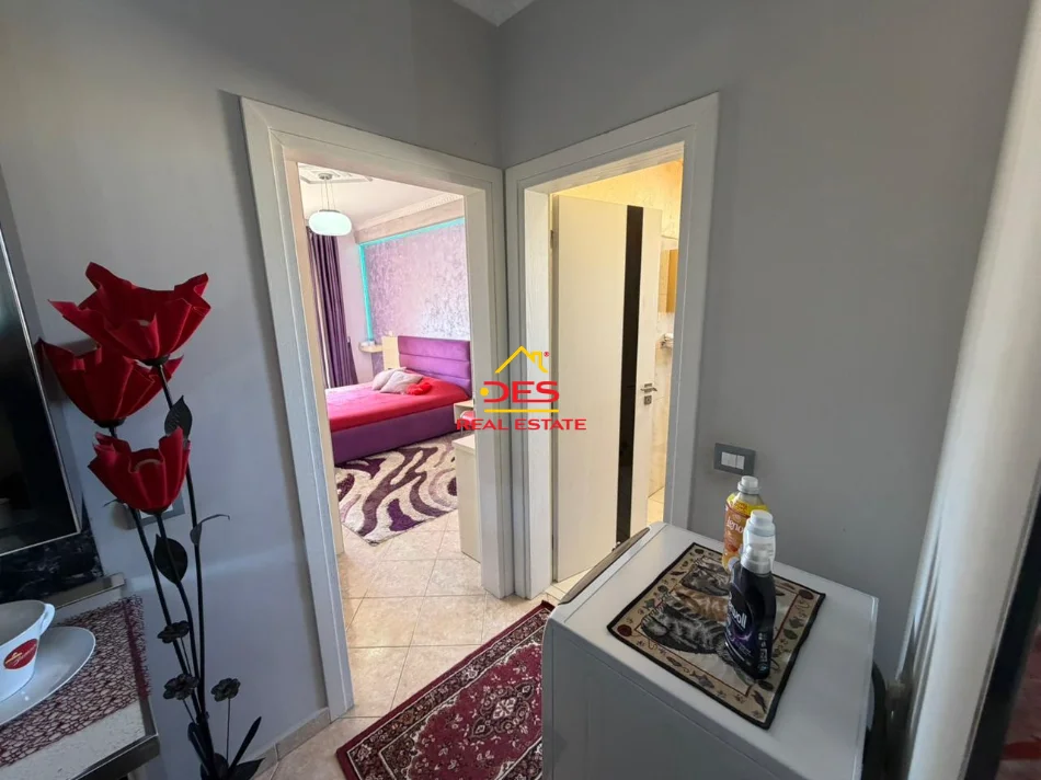 Vlore, shitet apartament 1+1+Ballkon Kati 8, 101 m² 125.000 € (Rruga Fiqirete Musta)