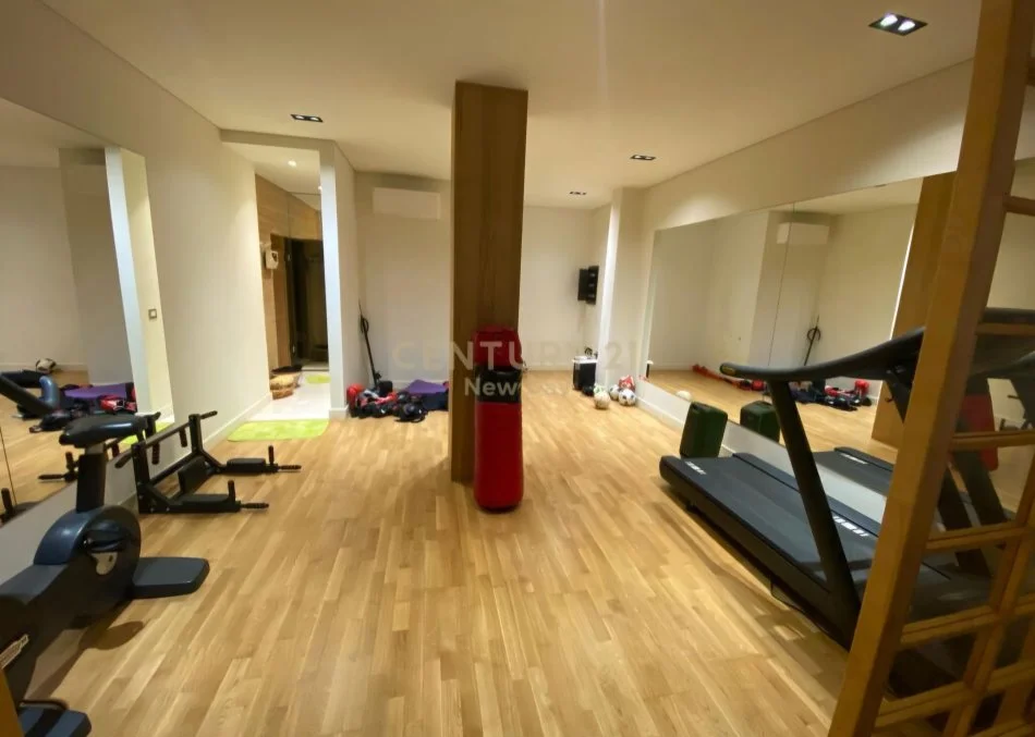 Durres, shitet apartament 4+1+Ballkon Kati 2, 320 m² 500.000 € (Plazhi Iliria)