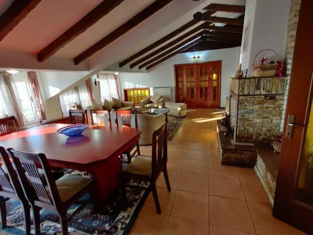 Tirane, shes Penthouse 3+1+BLK Kati 12, 459 m² 300.000 Euro (Blloku)