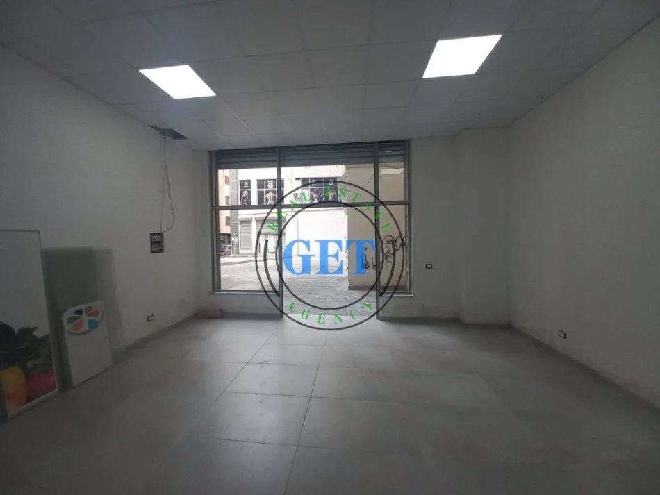 Durres, jepet me qera apartament 1+1 Kati 3, 60 m² 250 € (Plazh Iliria, Durres)