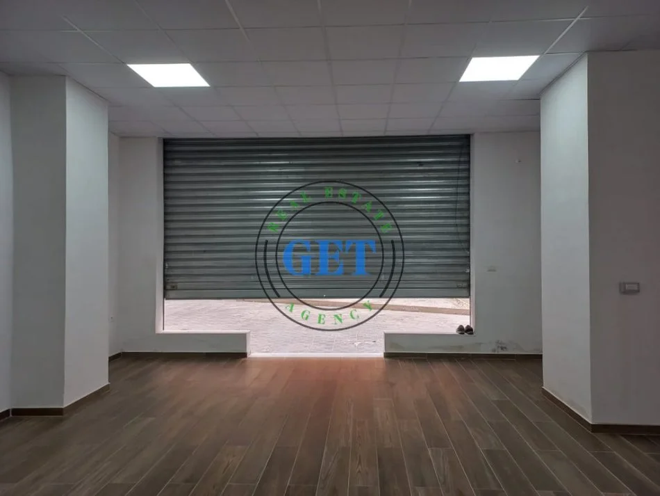 Durres, jepet me qera ambjent biznesi Kati 0, 67 m² 450 € (Ish Rajoni i Policis, Durres)