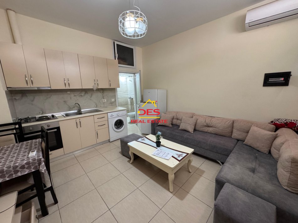 Vlore, jepet me qera apartament 1+1 Kati 0, 65 m² 250 € (Rruga Çamëria)