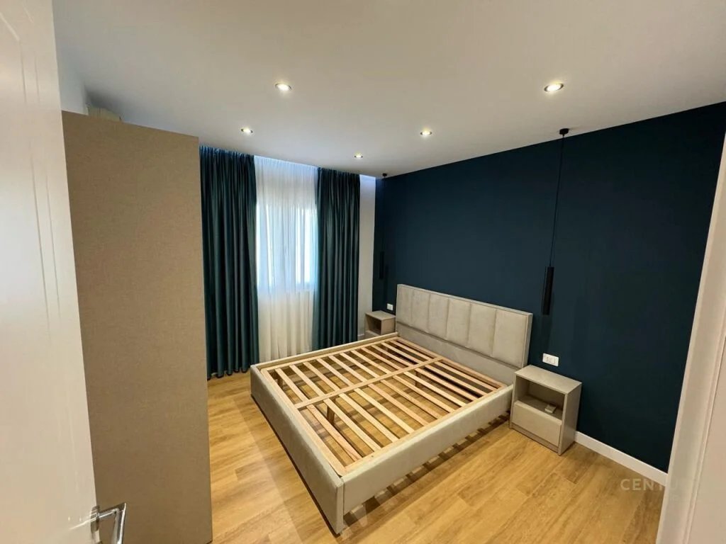 Apartament i Mobiluar 1+1 Pranë Pazarit të Ri!