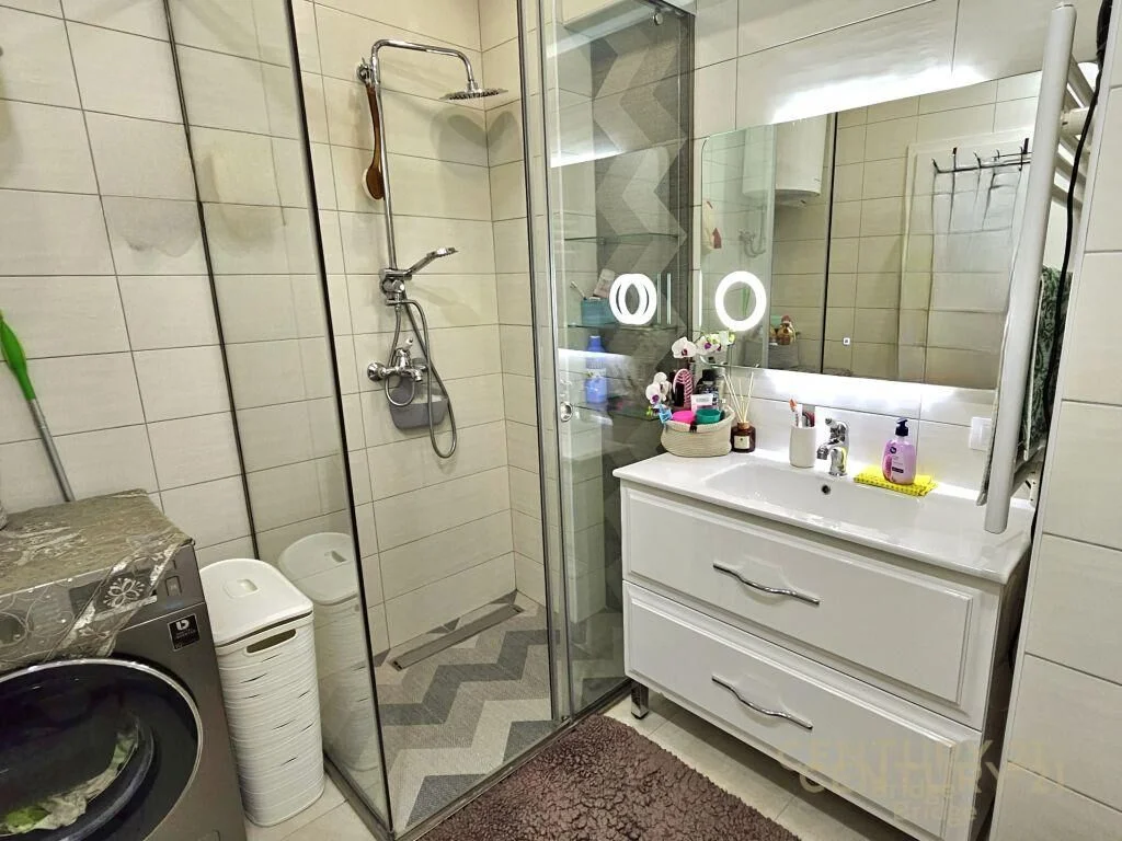 Apartment 2+1 me qira te kompleksi Kontakt 21-Dhjetori 700 €