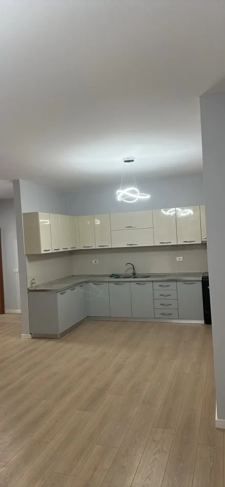 shitet 2+1 Kati 2, 91 m² (3 deshmoret)