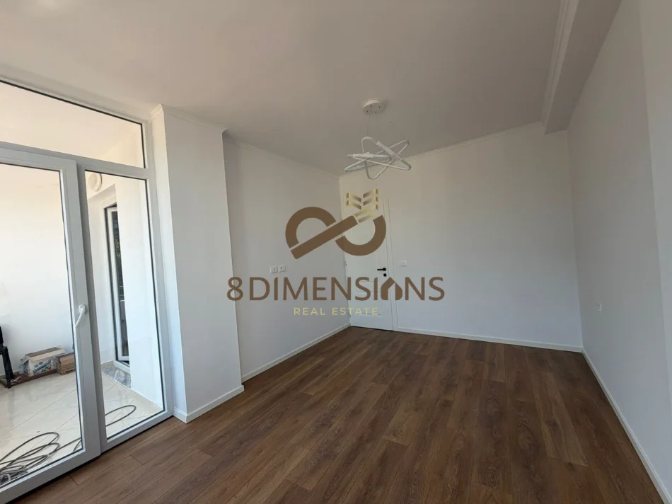 Shitet Apartament 1+1 në Rrugën Dritan Hoxha, pranë Universitetit "Zoja e Këshillit të Mirë" (D8141A-121)