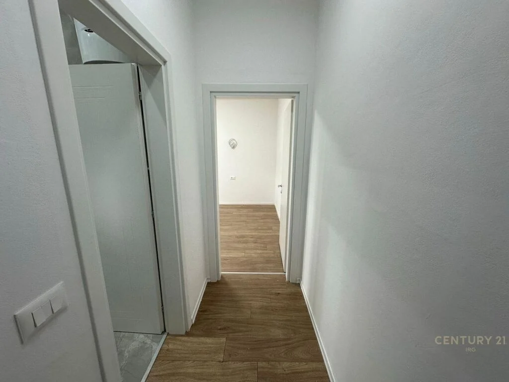 Zyre + Post parkimi me qira tek Garden Building!