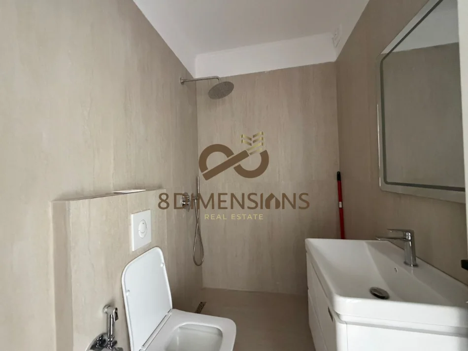 Shitet Apartament 1+1 në Rrugën Dritan Hoxha, pranë Universitetit "Zoja e Këshillit të Mirë" (D8141A-121)