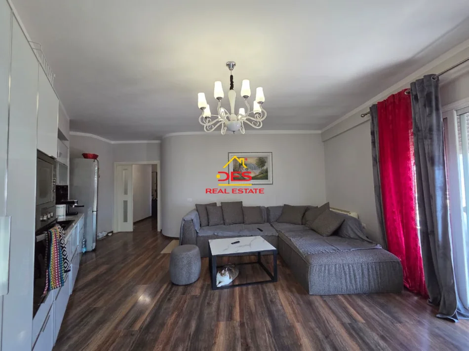 Vlore, shitet apartament 2+1+Ballkon Kati 9, 111 m² 163.000 € (Rruga Fiqirete Musta)