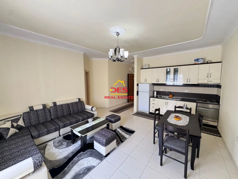 Vlore, jepet me qera apartament 1+1+Ballkon Kati 5, 70 m² 400 € (Rruga Haziz Xhyherri)