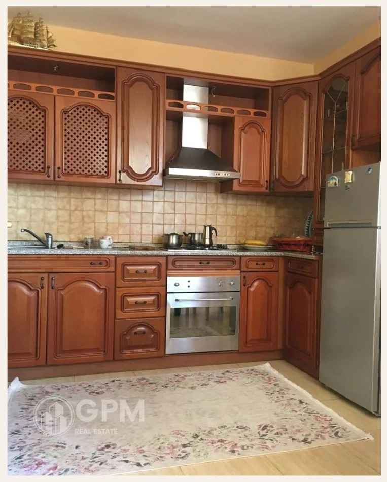 Tirane, jepet me qera apartament 1+1 Kati 12, 65 m² 700 € (Rruga e Bogdaneve)