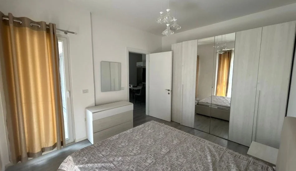 Tirane, jepet me qera apartament 2+1 Kati 3, 50.000 € (Prane qendres Emerald)