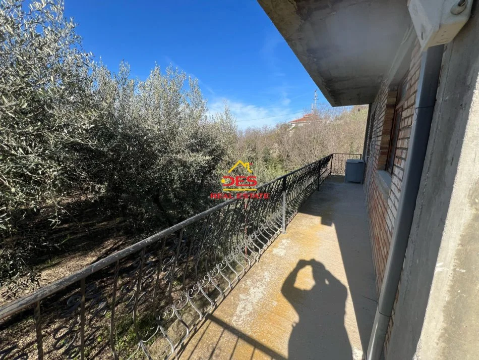 Vlore, shitet shtepi 2+1+Ballkon Kati 0, 243 m² 90.000 € (Armen, Vlorë)