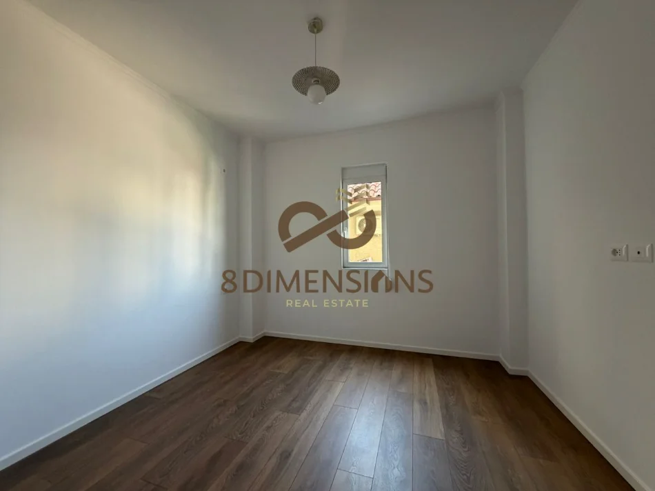 Shitet apartament 1+1 pranë Universitetit "Zoja e Këshillit të Mirë" (D8141A-122)