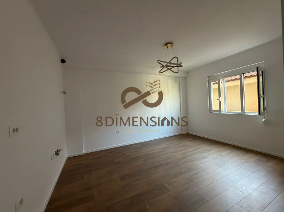 Shitet apartament 1+1 pranë Universitetit "Zoja e Këshillit të Mirë" (D8141A-122)