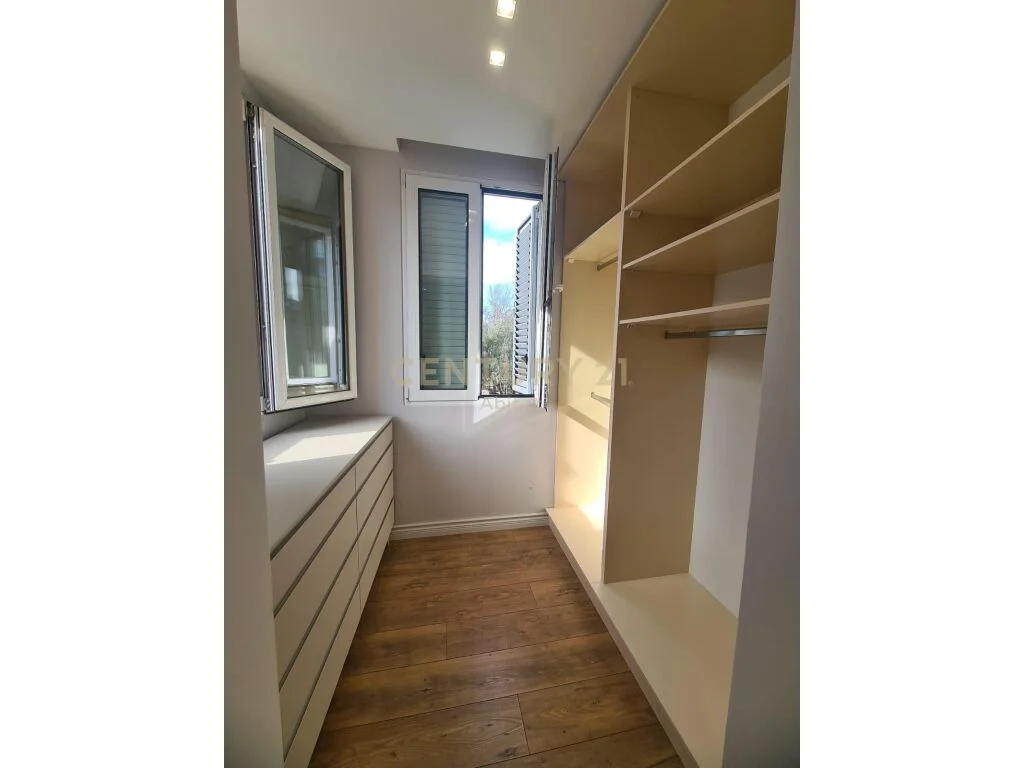 KOPSHTI ZOOLOGJIK, JEPET ME QIRA APARTAMENT 3+1+2!! 700 euro