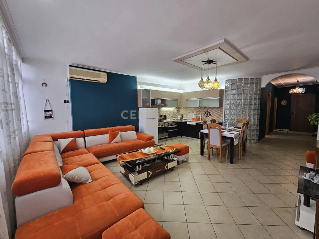 SHITET APARTAMENT 3+1+2 TE RRUGA E KAVAJES