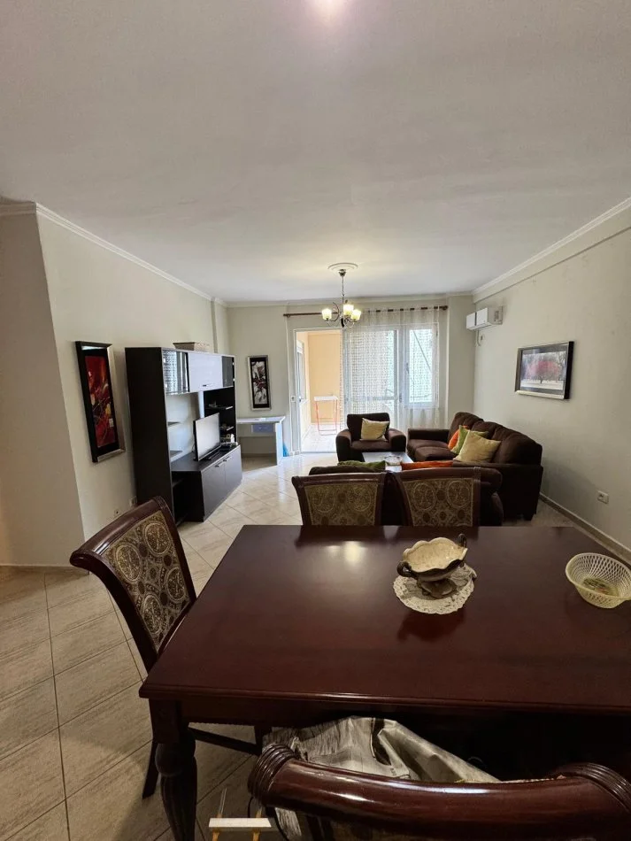 Tirane, jepet me qera apartament 2+1+Ballkon Kati 4, 165.000 € 