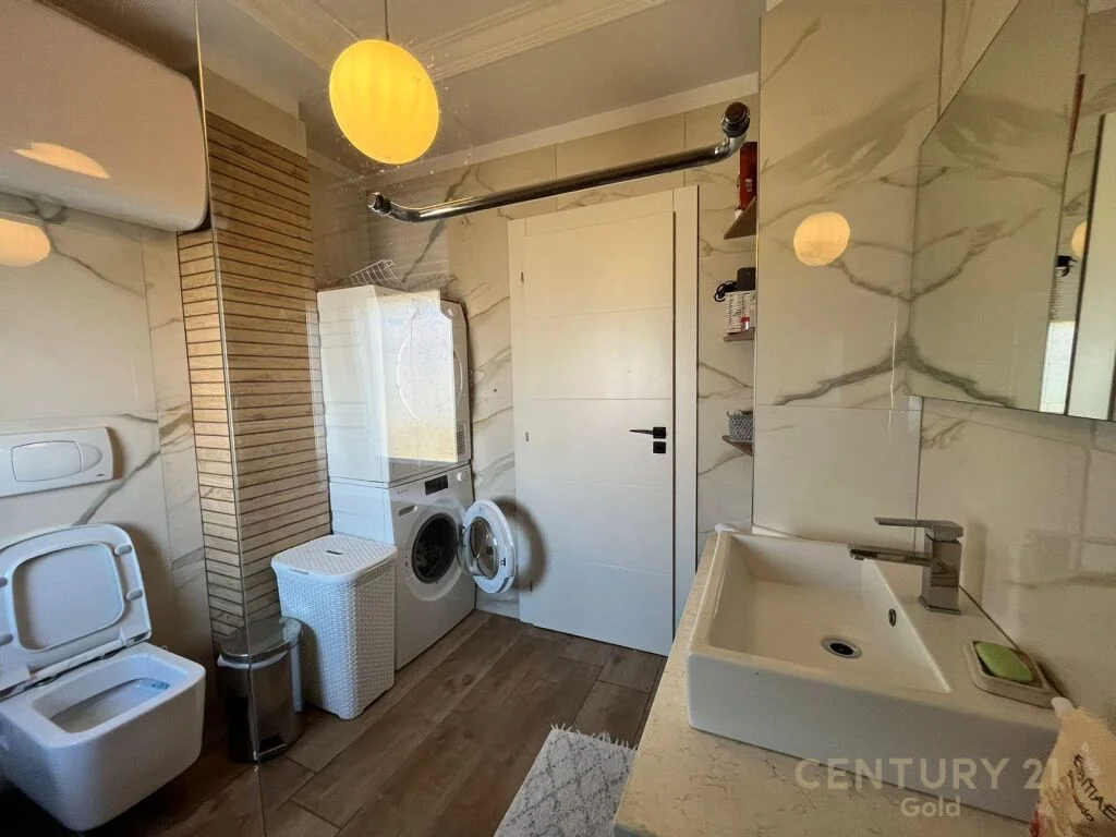 APARTAMENT 3+1+2+ POST PARKIMI ME QIRA TEK KOMPLEKSI MAGNET!