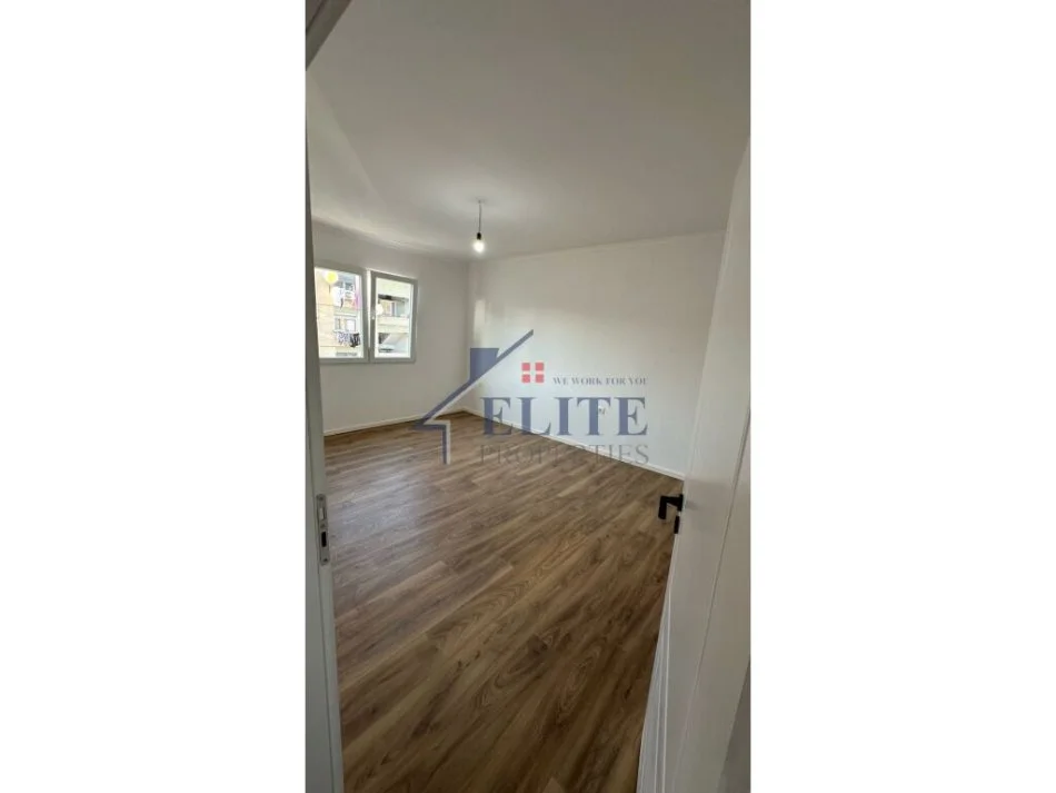 Tirane, shitet apartament 2+1 Kati 4, 75 m² 148.000 € (Rruga e Kavajes)